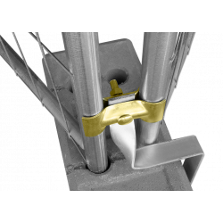 Zařízení proti zvednutí stavebního plotu - ochrana proti krádeži při šroubování