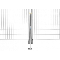Construction fence support strut with small plate - anchoring with ground anchors