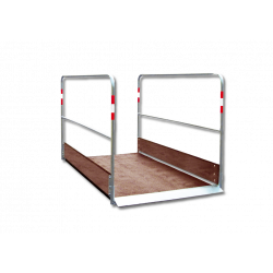 Grabenbrücke aus Holz